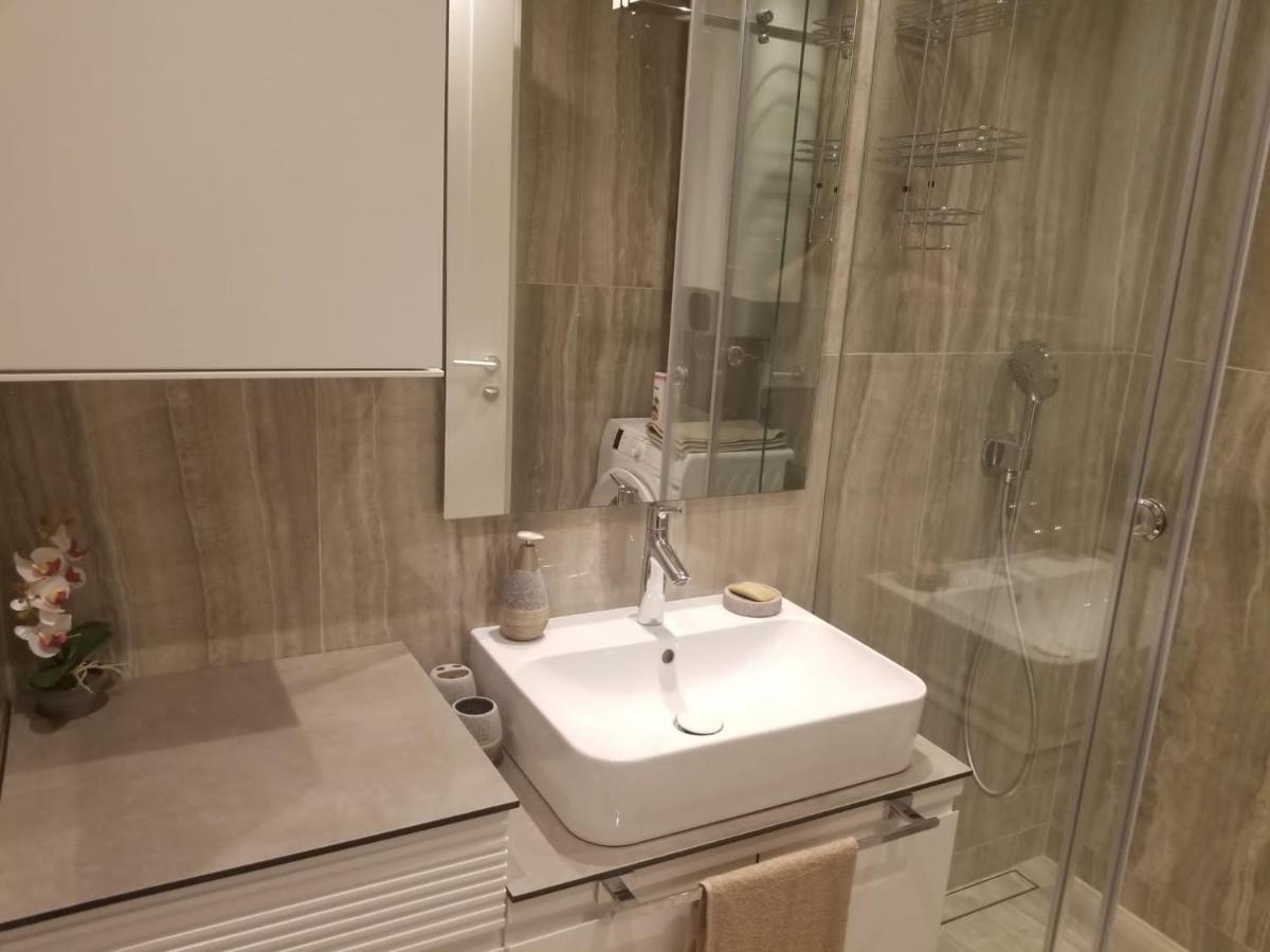 Azura Residence - New Luxury Apartment Belgrad Exteriör bild