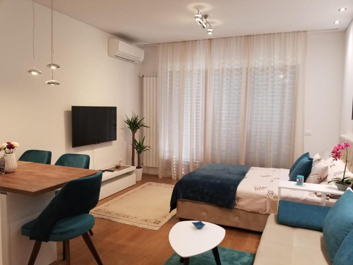 Azura Residence - New Luxury Apartment Belgrad Exteriör bild