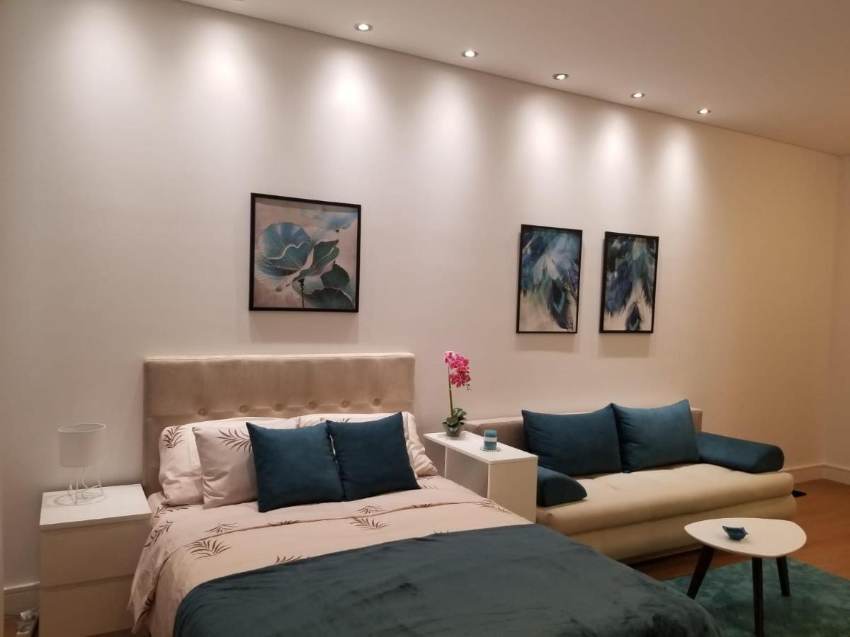 Azura Residence - New Luxury Apartment Belgrad Exteriör bild