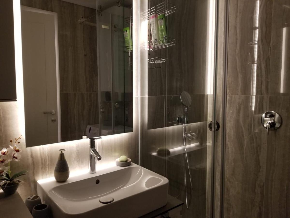Azura Residence - New Luxury Apartment Belgrad Exteriör bild