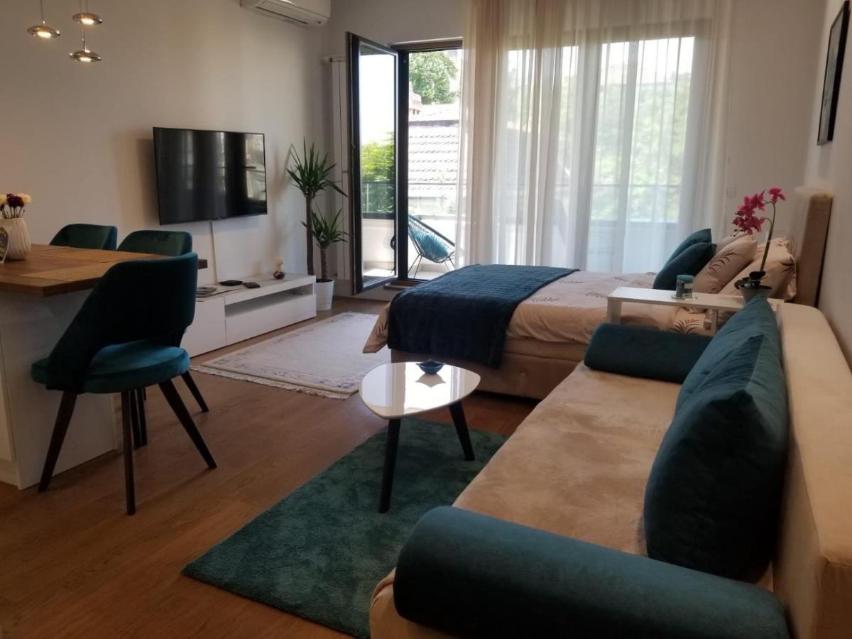 Azura Residence - New Luxury Apartment Belgrad Exteriör bild